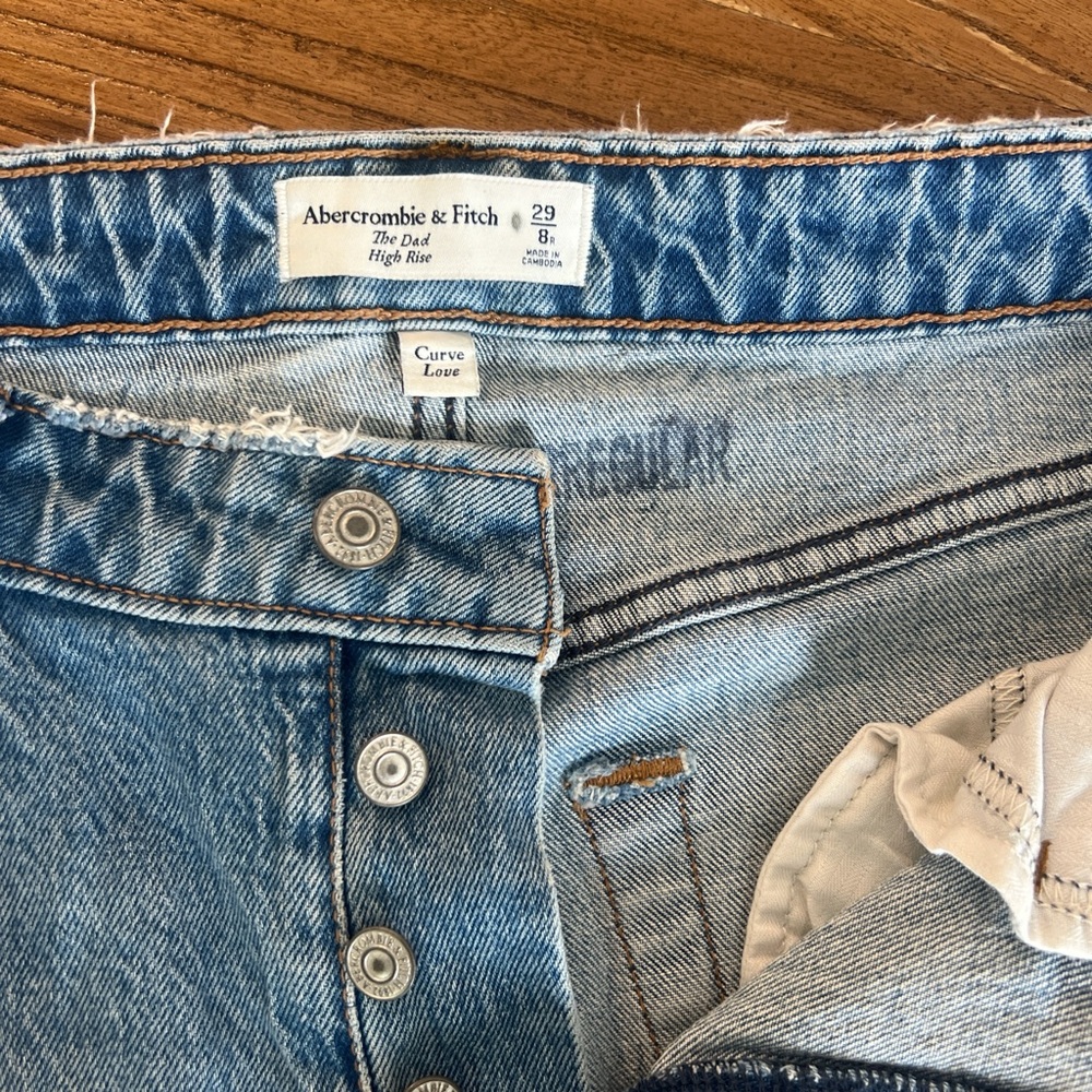Abercrombie & Fitch curve love Light Blue ripped Boyfriend Jeans - Picture 3 of 4
